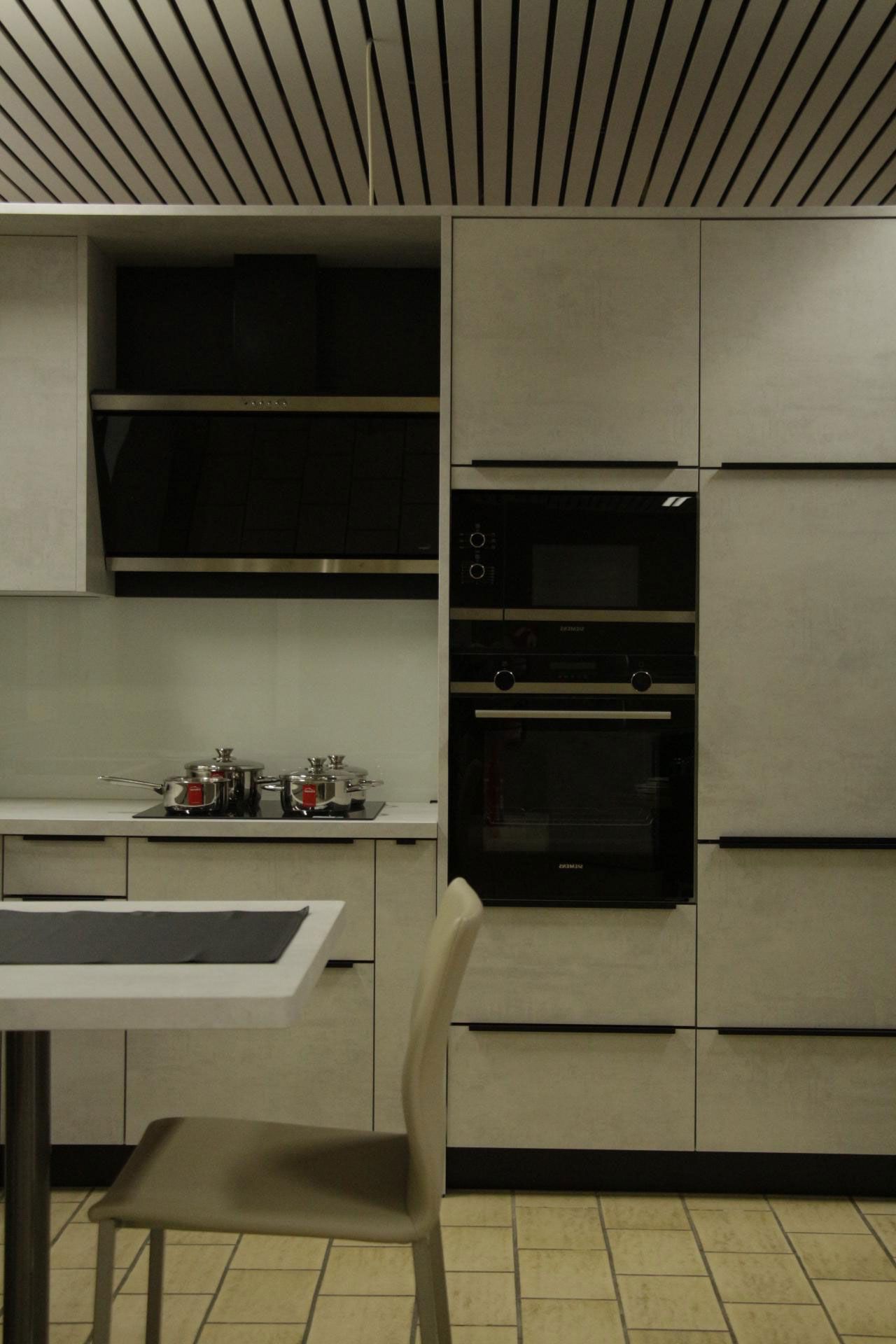 Rechte keuken van J&S Budgetkeukens, ideaal voor een appartement of kleinere woning